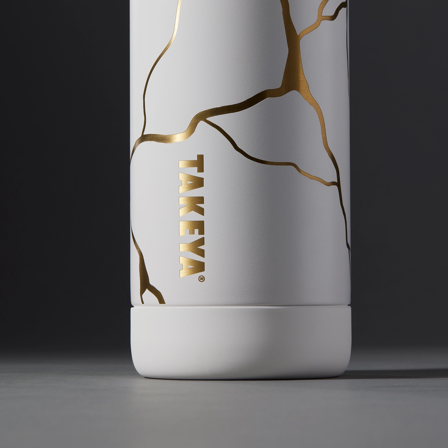 kintsugi-water-bottle-with-straw-lid-k7 51389-TK_HO25_Kintsugi_Takeya9236_Crop.png