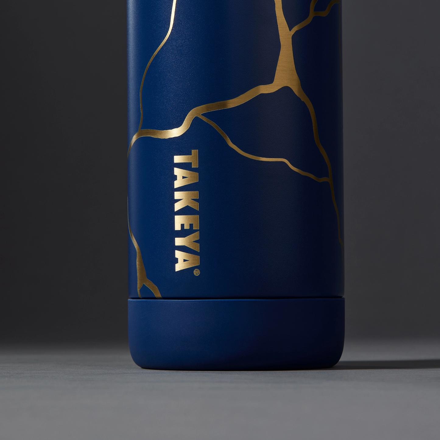 kintsugi-water-bottle-with-spout-lid-n2 51390-TK_HO25_Kintsugi_Takeya9241_Crop.png